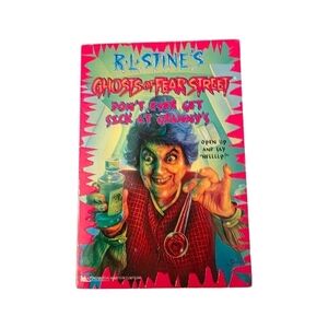 R.L. Stine's Ghosts of Fear Street Book - Don't Ever Get Sick At Granny's